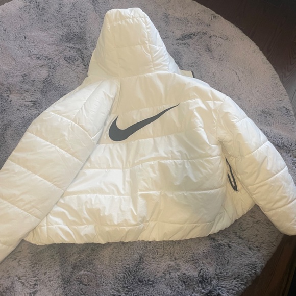 Nike winter coat - Picture 2 of 3